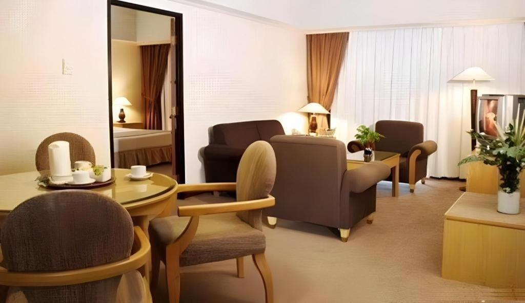 Oasis Amir Hotel Jakarta Luaran gambar