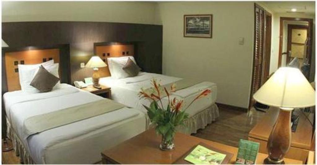 Oasis Amir Hotel Jakarta Luaran gambar